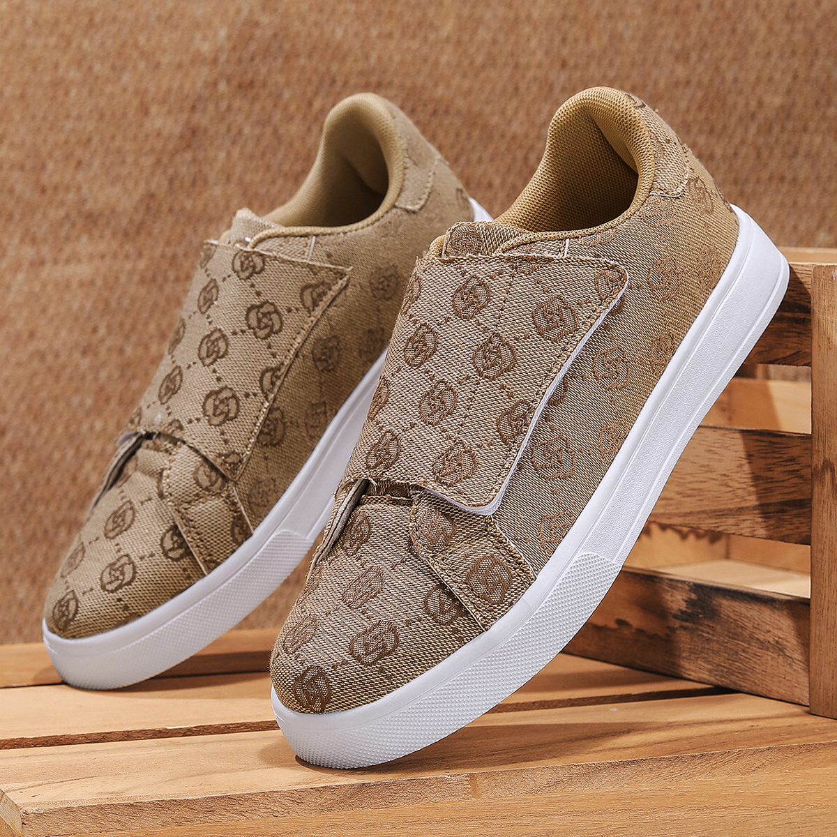 2026 New Men's Vintage Print V - đánh giá và giá Men Shoes Velcro